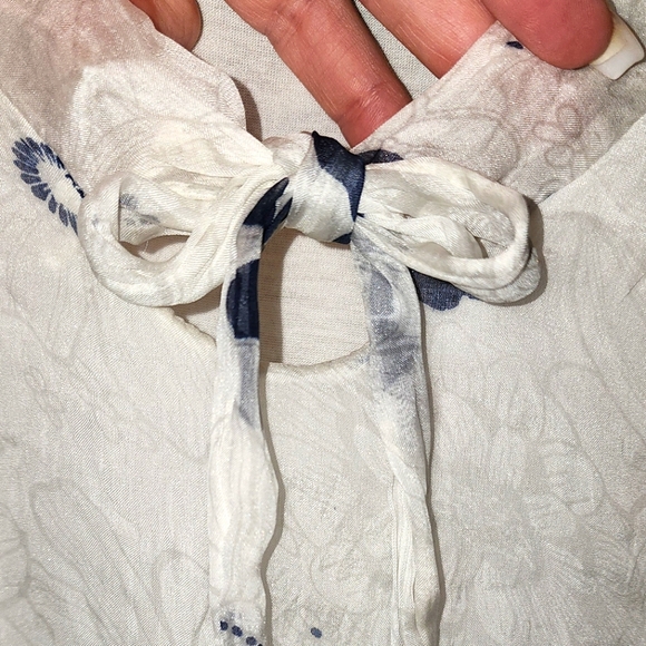 Via Signoria Italian 100% silk, lined, sleeveless top, white & blue, size small - Picture 2 of 8